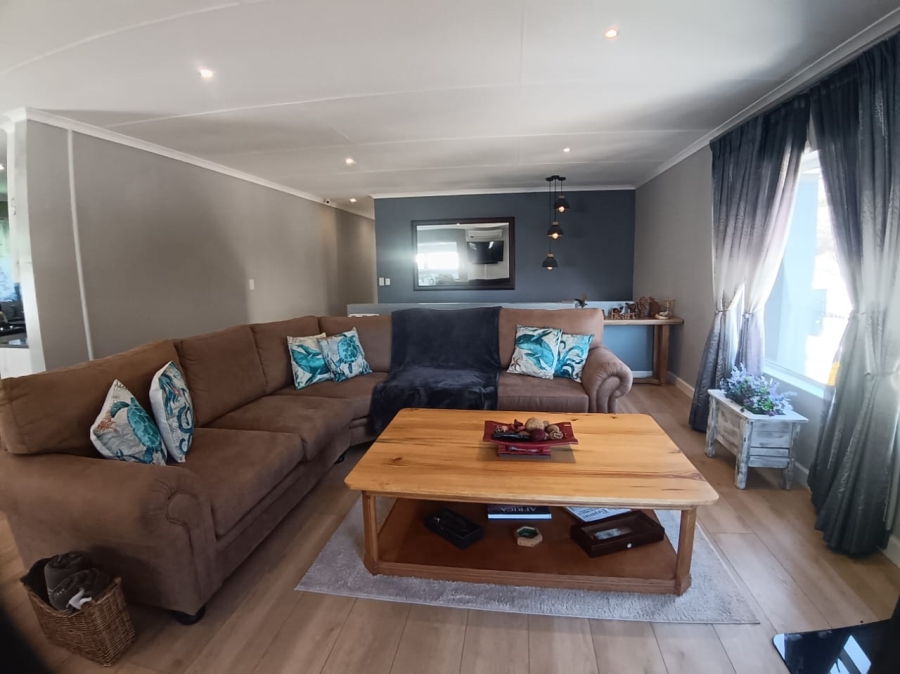 To Let 3 Bedroom Property for Rent in Cola Beach Western Cape